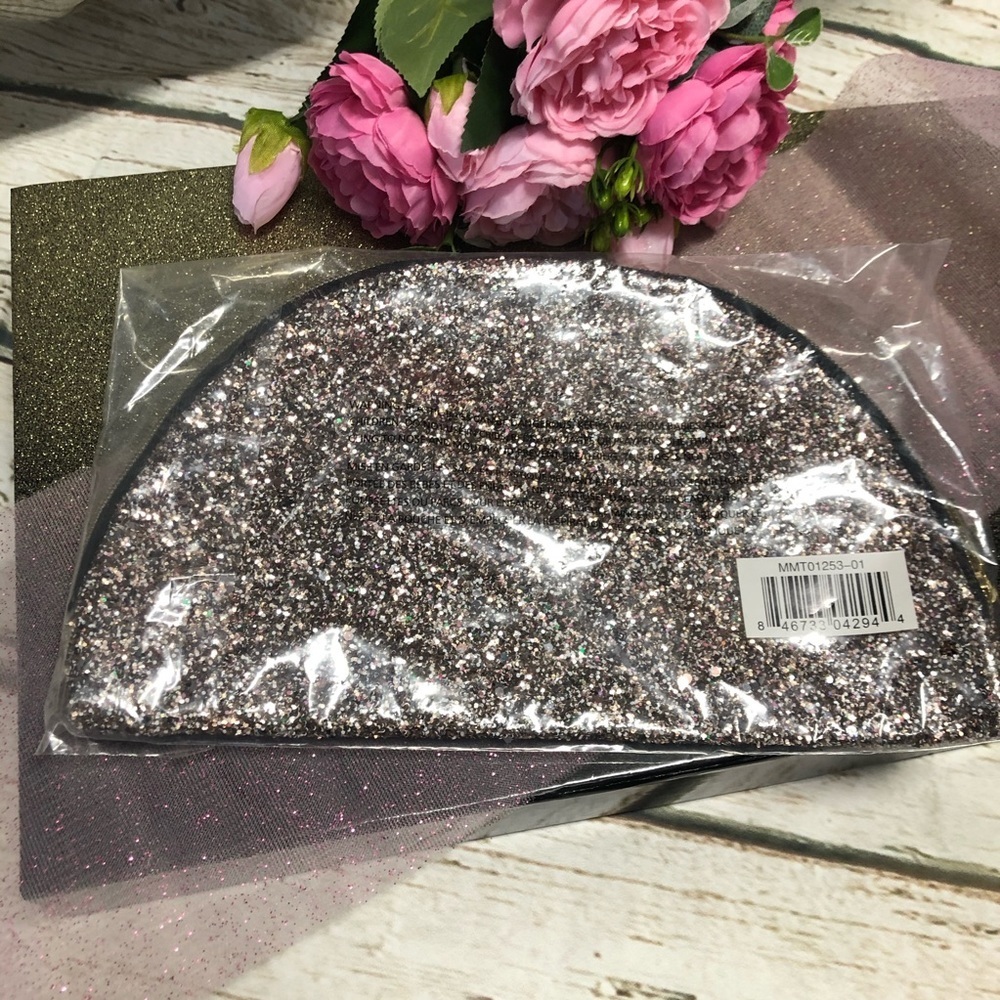 🌜TARTE Half-moon Glittery Cosmetic Bag NEW 🌛 - Picture 4 of 4